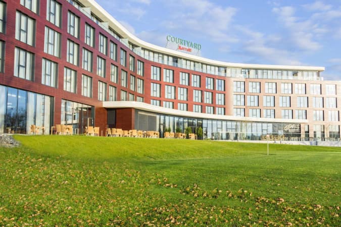 Dini Chance GmbH, DEUTSCHLAND, 4 Tage Kurzurlaub für Zwei im Hotel Courtyard by Marriott in Wolfsburg am Allersee, Reisen, Reiseschein, Reisescheine, Reisegutschein, Reisegutscheine, Hotelgutschein, Hotelgutscheine, Urlaubsgutschein, Urlaubsgutscheine, Kurzurlaub, Kurzurlaube, Kurzreise, Kurzreisen, Wochenendreise, Wochenendtrip, Wellnessurlaub, Wellnessgutschein, Wellnesshot